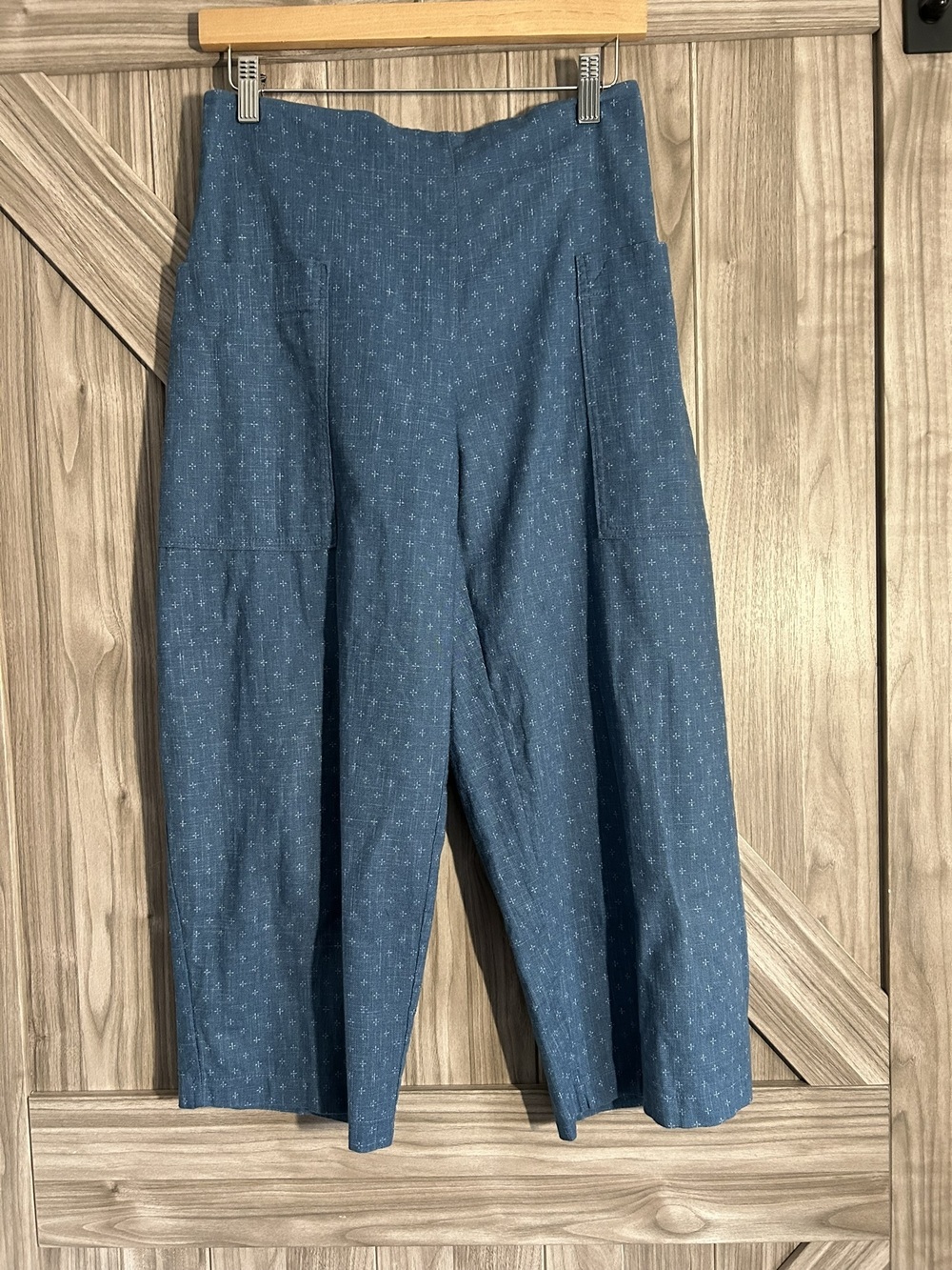Smoking Lily Indigo Calico Cotton Cropped Pants - Size Small